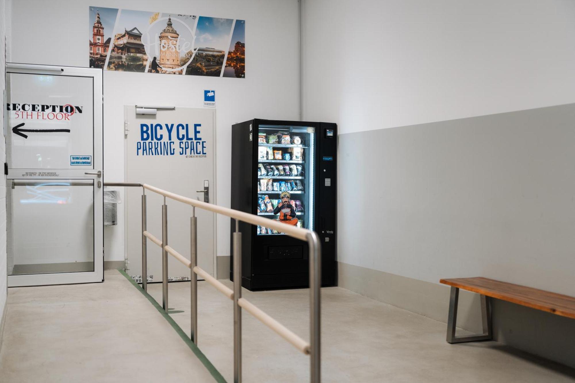 Hostel Mannheim Luaran gambar A vending machine in a bicycle parking garage