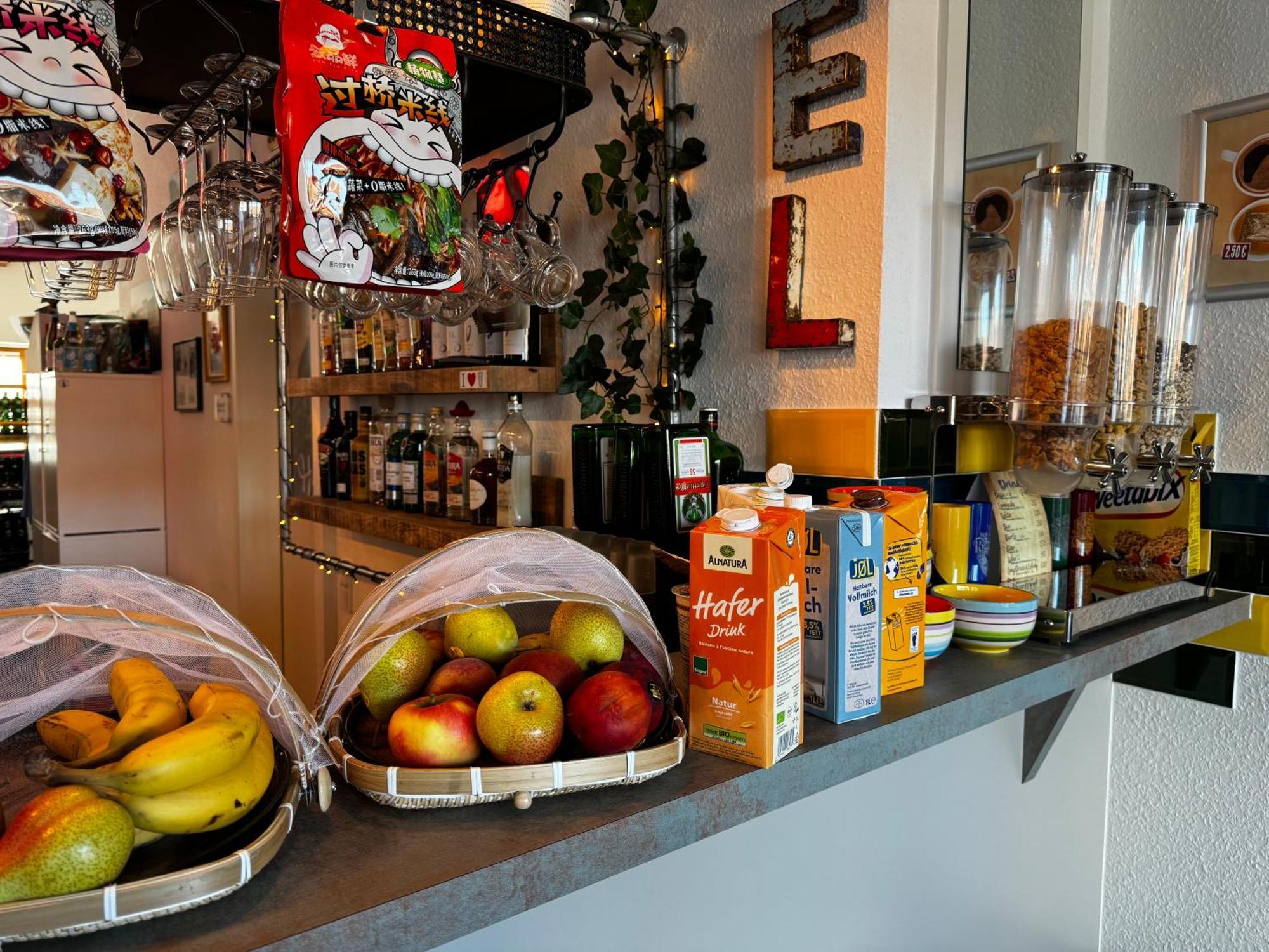 Hostel Mannheim Luaran gambar Breakfast buffet at a German hotel